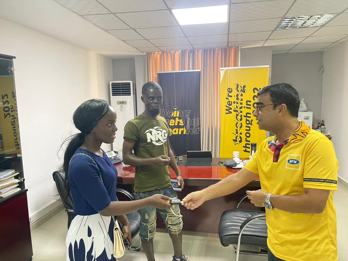 MTNlonestar's tweet photo. Our MoMo Waysawasa car winners visited our office this week and met with our CEO and Deputy CEO. Congratulations again to Harris Gbar and Princess Peterson. #MoMoMore https://t.co/rSIO79hqzw