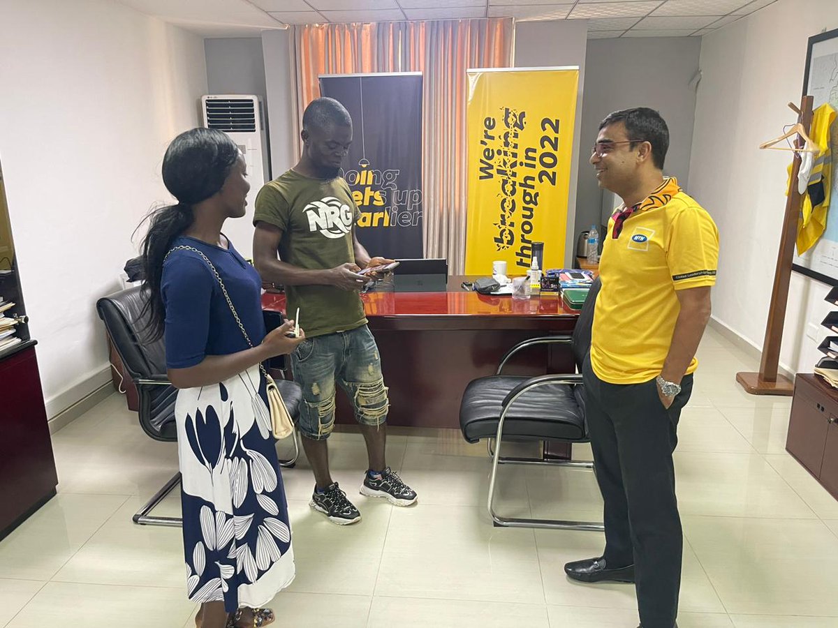 MTNlonestar's tweet photo. Our MoMo Waysawasa car winners visited our office this week and met with our CEO and Deputy CEO. Congratulations again to Harris Gbar and Princess Peterson. #MoMoMore https://t.co/rSIO79hqzw