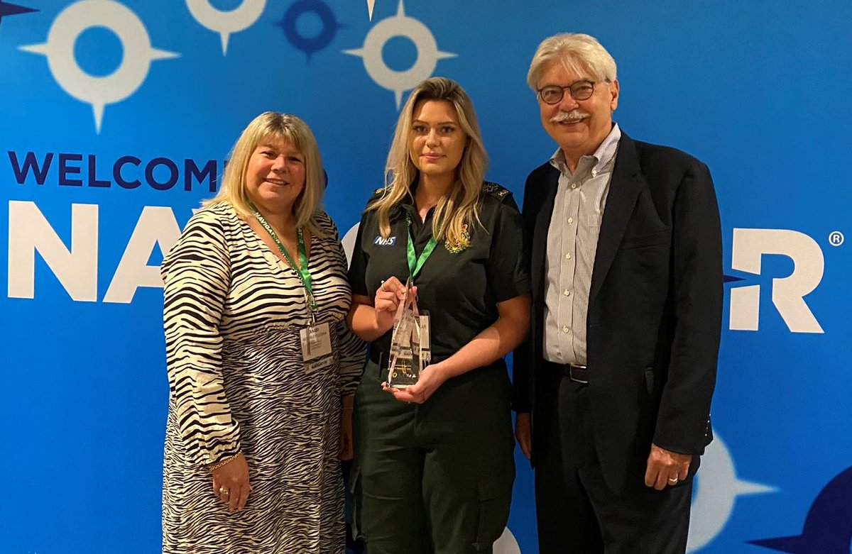 Fantastic news #TeamSWASFT member Sophie Millar has won UK and Ireland Dispatcher of the Year, recognising her significant contribution throughout 2021! 🏆💚

Join us and be just like Sophie and make a difference as an Emergency Medical Dispatcher - 

workingwondersjoinus.co.uk/current-vacanc…