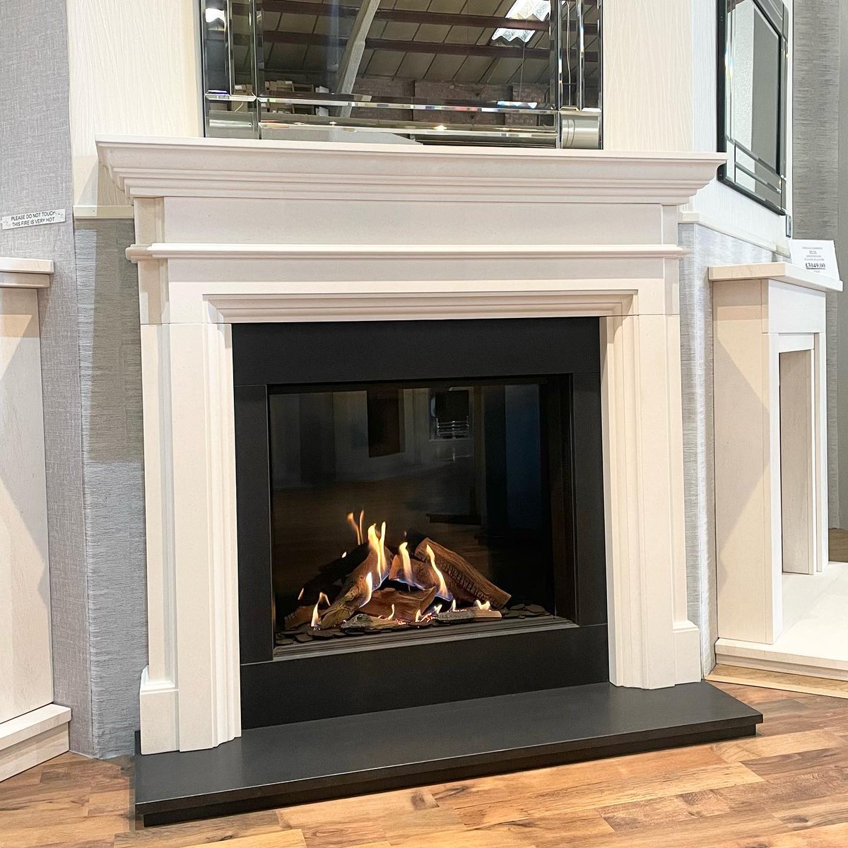 Fireplaces_No1's tweet photo. New gas fire fireplace display 🔥🔥🔥
Visit our massive showroom which is open Monday thru to Saturday located in Aintree on Long Lane
@Fireplaces_No1  the #familybusiness keeping #merseyside warm this year @Drugasar_UK 
#fireplaces #gasfireplace #fireplace #buylocal #drufire https://t.co/Hona6vNpx4