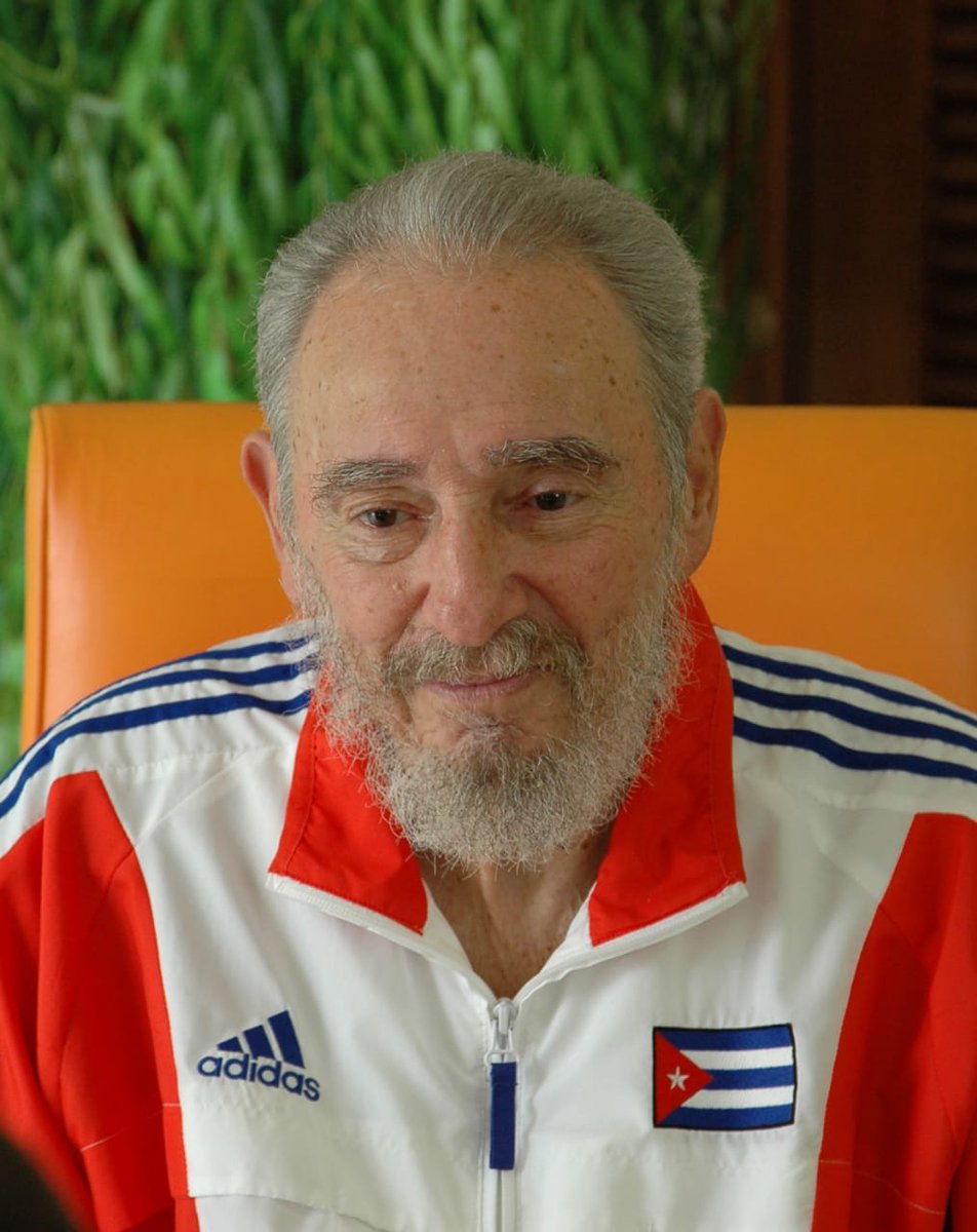 #Fidel: El capitalismo tiende a reproducirse en cualquier sistema social, porque parte del egoísmo y los instintos del hombre. A la sociedad humana no le queda otra alternativa que superar esa contradicción, porque de otra forma no podría sobrevivir. (11/10/2008)