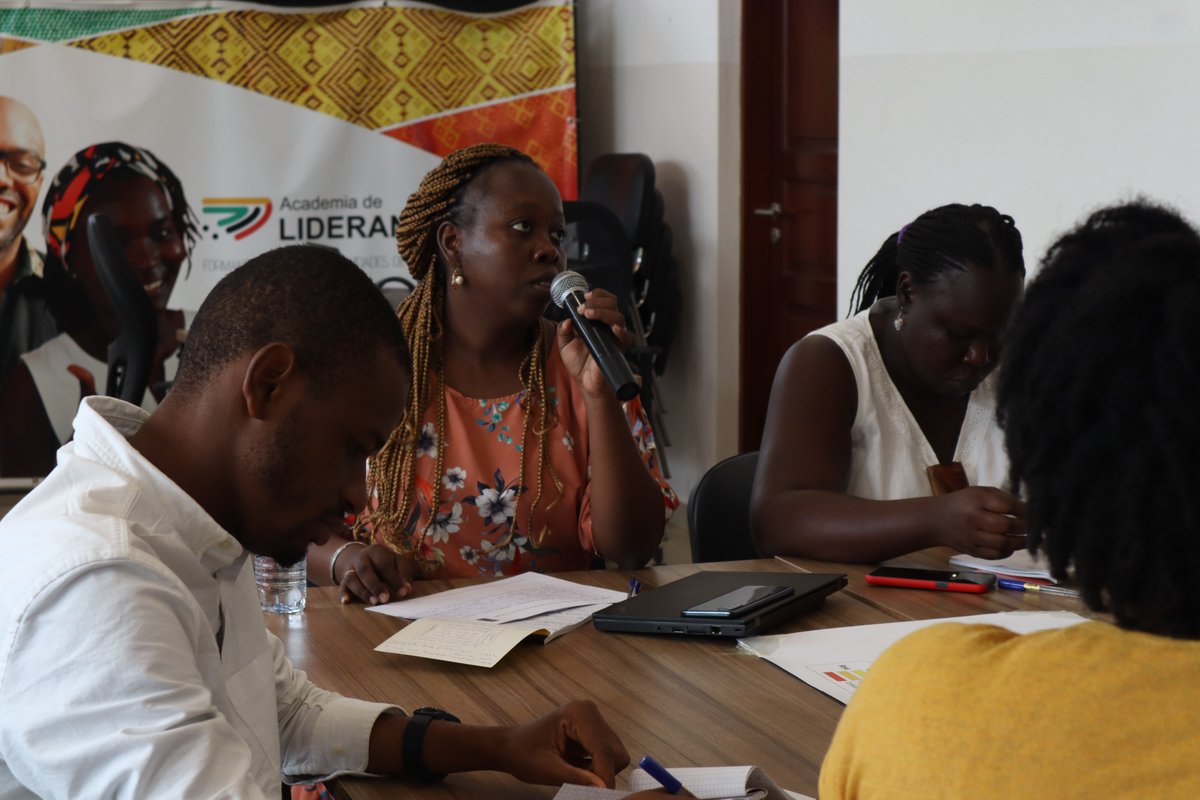 BissauUndp's tweet image. Understanding corruption as a risk is key to knowing how to deal with it. In sectors like health, avoiding the risk is vital. #Civilsociety representatives in 🇬🇼 are learning how to apply @UNDP's Sectoral Corruption #RiskManagement methodology in the #healthsector💪#SDG3 #SDG16