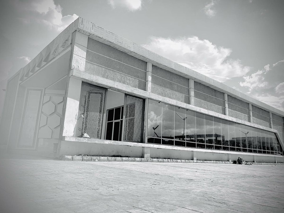 GDTCng's tweet photo. #TheOjajaPark #GDTCng
Afternoon imagery of the MALL of the OJAJA Park Phase 1. https://t.co/0OhS2ibJlj