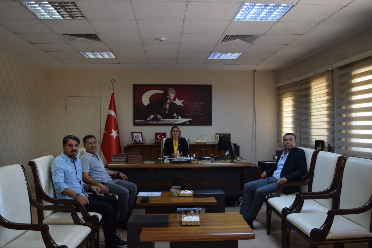 Şanlıurfa Özel Eğitim Kurumları Dernek Başkanı Sezai BAYDİLLİ ve beraberindeki heyet, Kaymakamımızı makamında ziyaret etti.