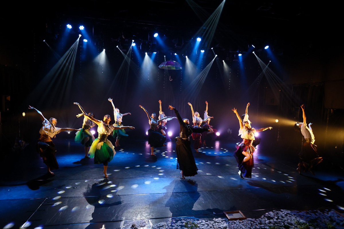 mkmdc_official's tweet photo. OZ -灰色の空と、希望の歌の物語- 
【DVD / Blu-rayご予約受付中！】

ご来場が叶わなかった方、
別キャストも見たい方、
もう一度よく味わいたい方、
ぜひご利用ください☆

〆切は10月いっぱい、発送は2023年1月を予定しております。

https://t.co/vPK5IQLWKE https://t.co/h4sdOuk9r3