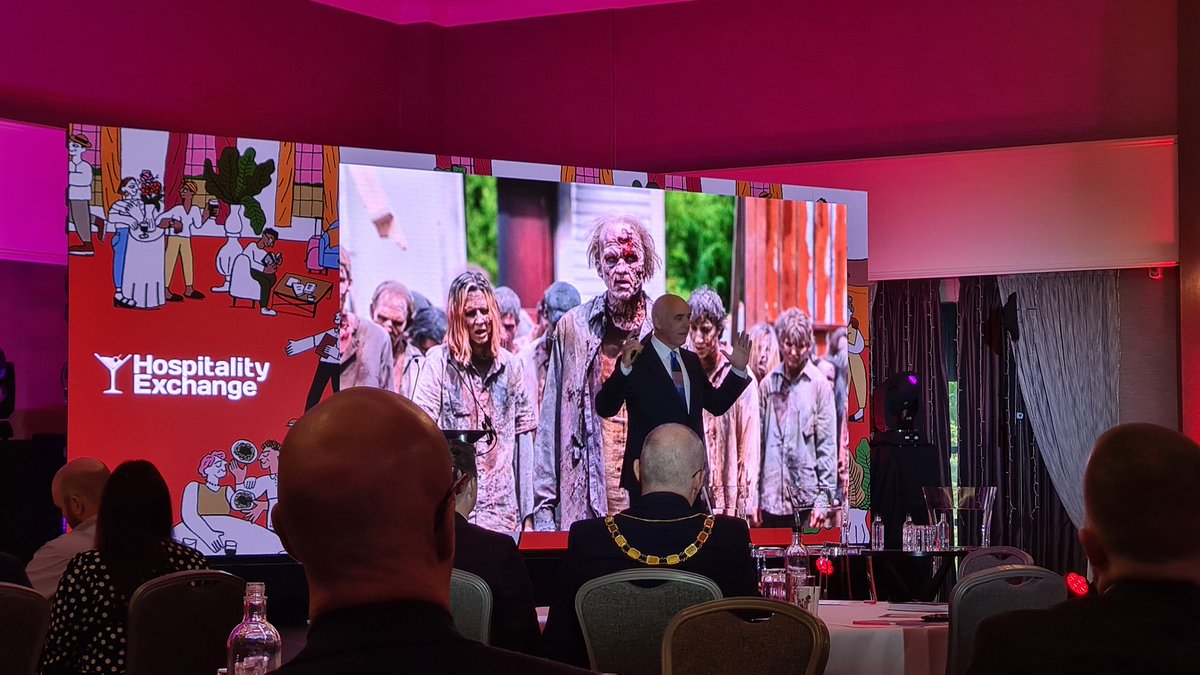 Absolutely loving the enthusiasm of Dr Paul Redmond! <a href="/NIHF/">NIHF</a> <a href="/CrownePlazaBEL/">Crowne Plaza Belfast</a> #HX22 #NITourism