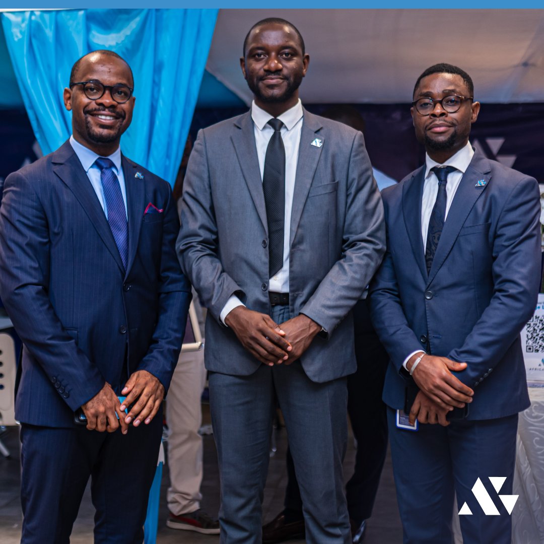 AfricaBright_'s tweet photo. Nous sommes fiers d'avoir participé à la Semaine Internationale des #Investisseurs "CEMAC 2022" qui s'est déroulée du 3 au 5 octobre 2022 au Kristal Palace à Douala, #Cameroun, organisée par la #COSUMAF sous le thème "La résilience de l'investisseur &amp; la finance durable". https://t.co/KRxdwZZhye