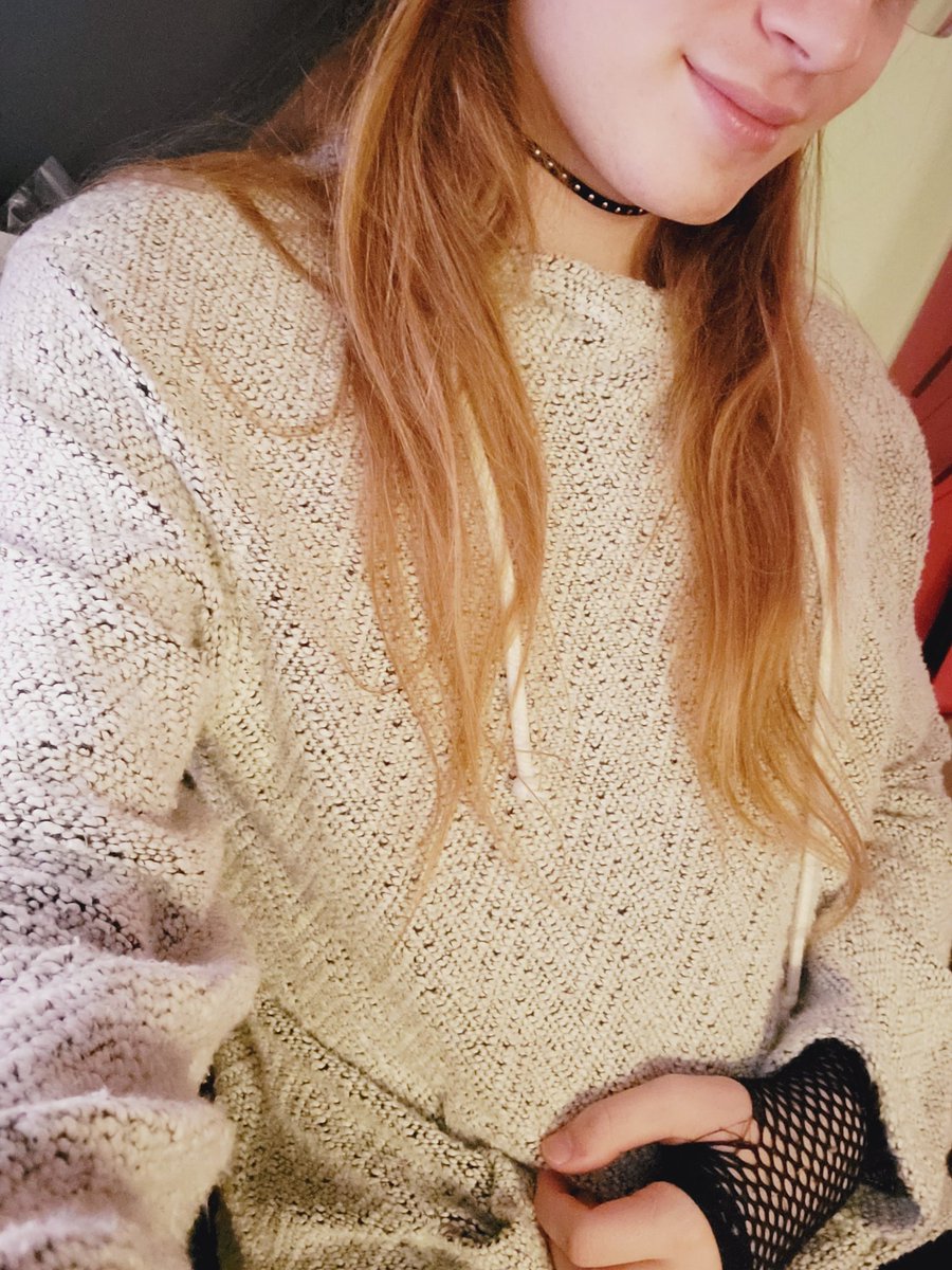 MattyHasFans's tweet image. Comfy #femboy hours! 

It's finally sweater weather! And that gives me an excuse to wear this! 

Hope yall are having a good day! 

&amp;lt;3 &amp;lt;3 &amp;lt;3
