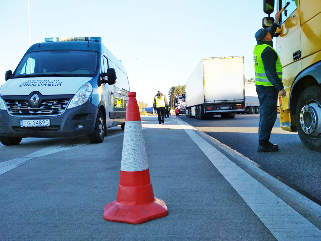 Stan trzeźwości blisko 5⃣3⃣0⃣ kierowców samochodów ciężarowych 🚛 i dostawczych 🚚 oraz autobusów 🚌 skontrolowali w trakcie poniedziałkowych działań inspektorzy @ITD_gov z #Gorzów Wlkp. Jeden z kierowców był po spożyciu alkoholu. 📝 tiny.pl/wrq6j