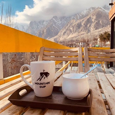 mountaincup1's tweet photo. Winter is here. 
#hunza
#mountaincup
#WINTER 
#valley
#Wonderland https://t.co/tYBVws3b7W