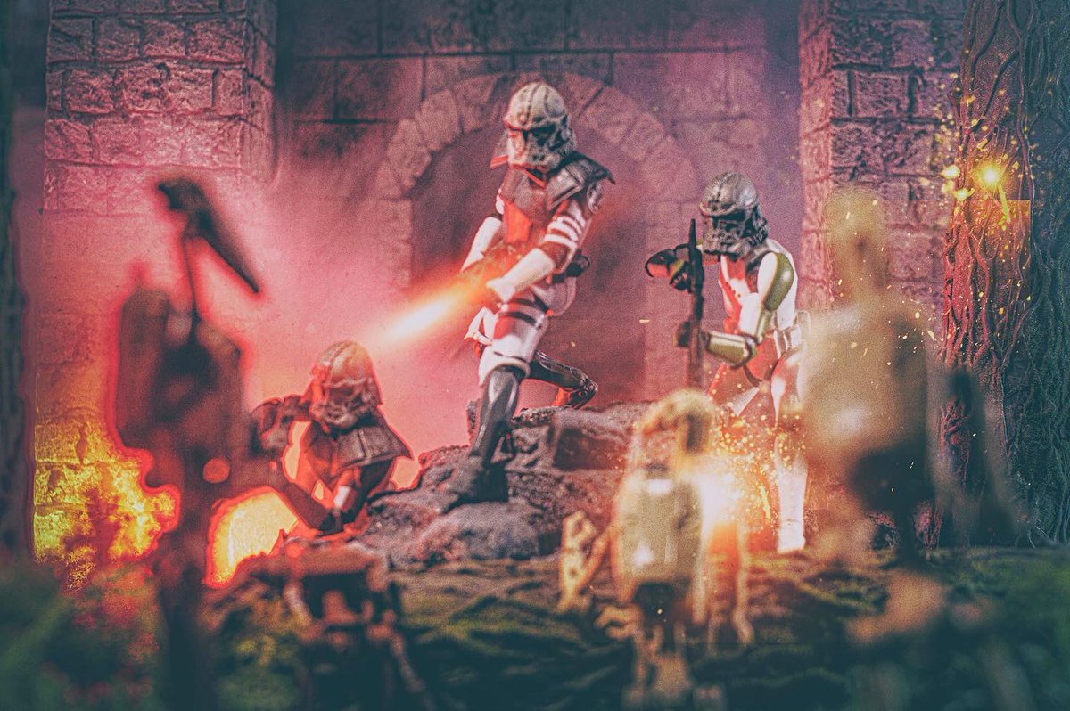 robles_scott's tweet photo. Hey I’m Rafael and I take Photos of action figures #PortfolioDay https://t.co/W43POB8Lxq