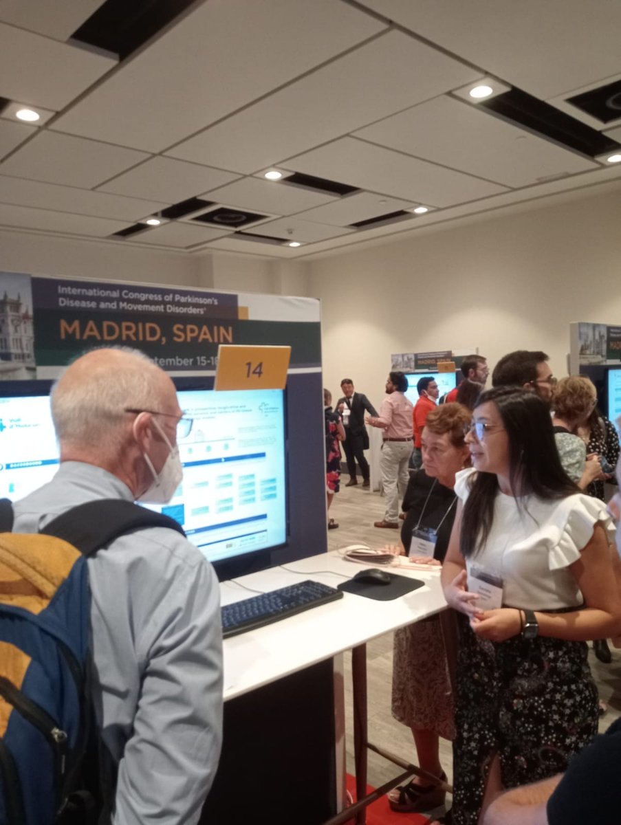 VHIR_'s tweet photo. Jorge Hernández Vara I Daniela Samaniego del grup de Malalties Neurodegeneratives del #VHIR, han presentat el projecte #VHIP, que busca nous biomarcadors per facilitar el diagnòstic del #Parkinson i millorar-ne el tractament, en el marc del congrés internacional de @movedisorder https://t.co/r51QtTQoQd