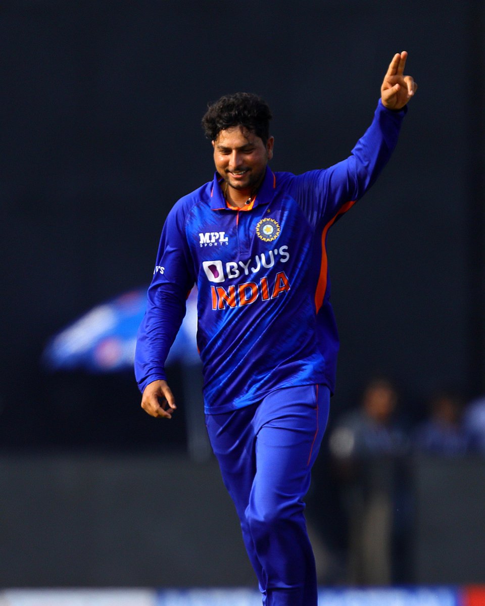 KKRiders's tweet photo. He came. He saw. He wrapped up. 😉

Kuldeep Yadav ➡️ 4/18 💥

📸: BCCI | @imkuldeep18 #INDvSA https://t.co/fNkzKfwz1u