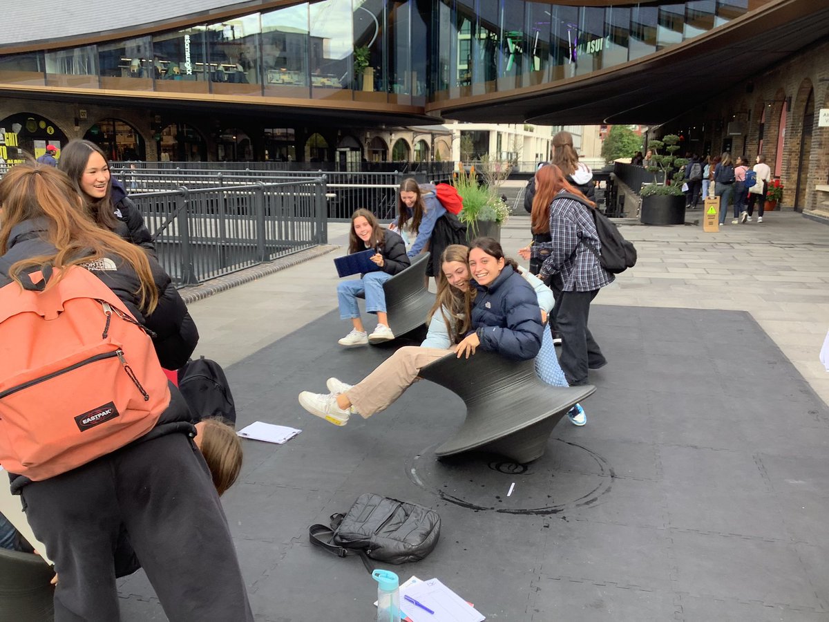 LEHgeog's tweet photo. The @LEHSchool @Edexcel_Geog U5 geographers had a great day out investigating urban change at King’s Cross last week. 🌍🏙 #lehschool #lehgeog #gcsegeog #fieldwork https://t.co/s3JmpeWCZy