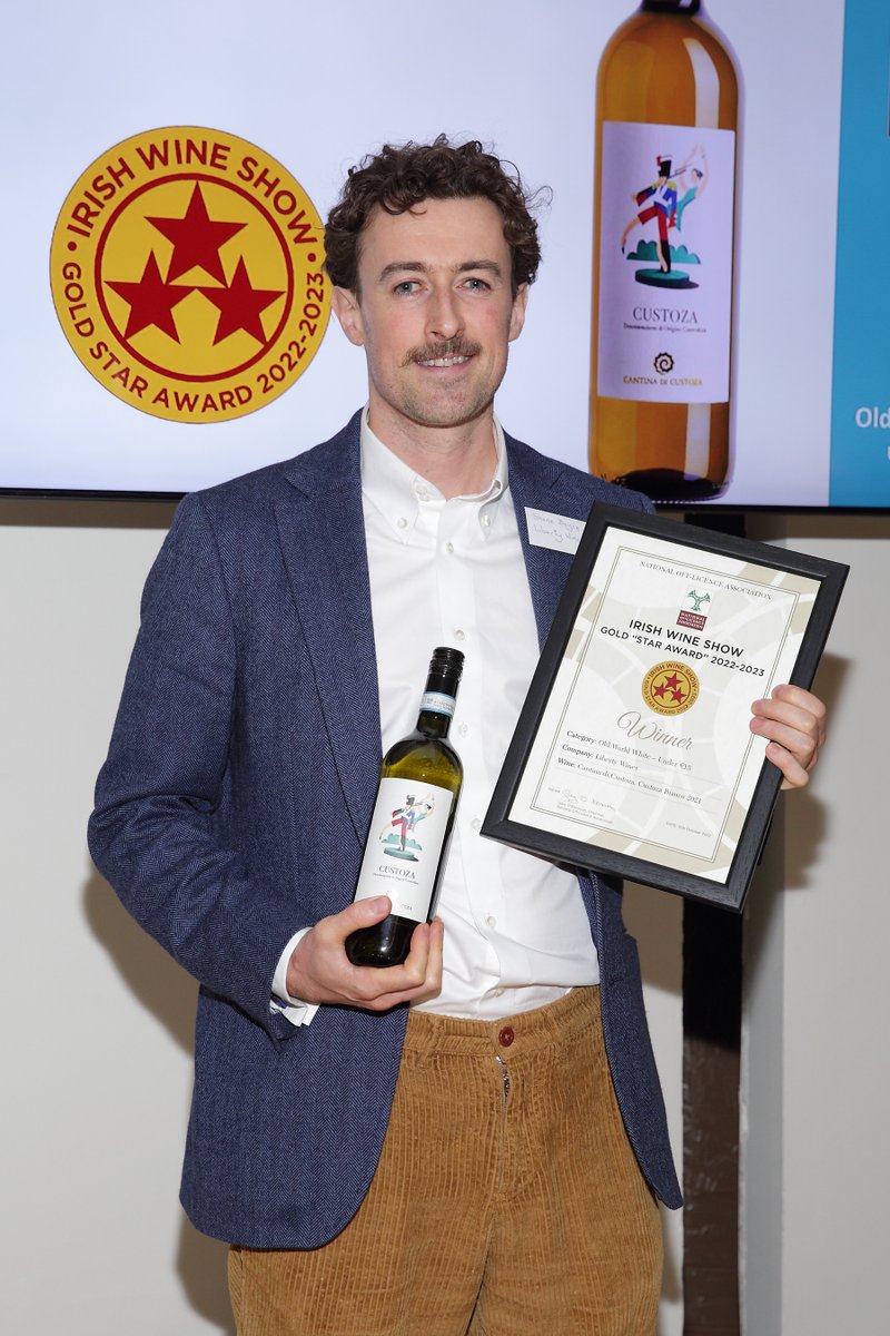Well done to the team at Liberty @libertyireland The Gold Star Award for Old World White Under €15 goes to... Cantina di Custoza Bianco 2021. Available to buy nationwide through NOffLA members