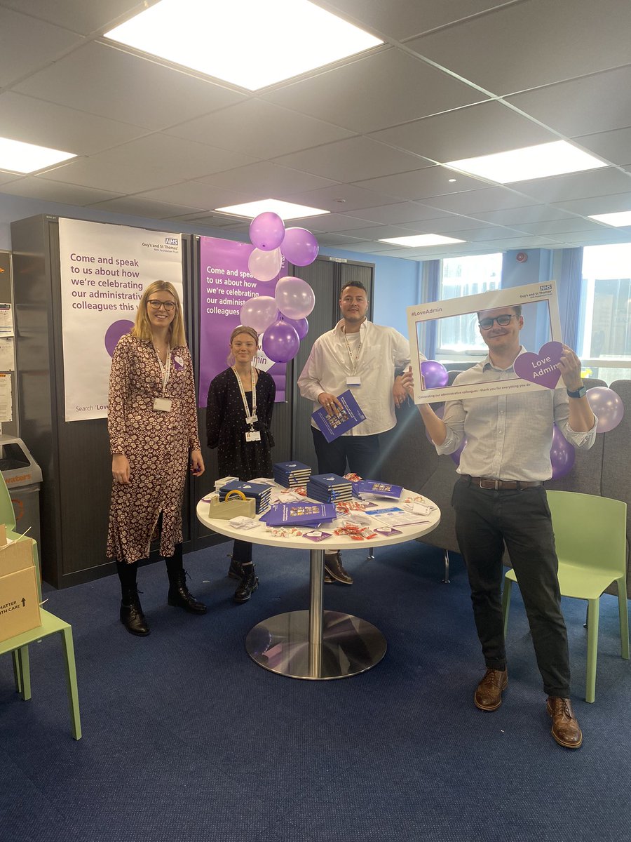 Nke19's tweet photo. Love Admin week @ Gstt started with our Community DMT setting up the stall , a massive thank you to all our admin staff for the fantastic work you do ❤️#Gstt @evelinalondon @NHStomw @MonicaSherry1 #showingwecare https://t.co/SCl2SR677B