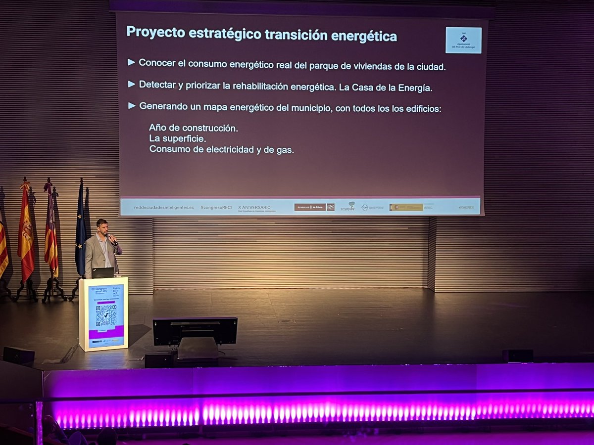 RedRECI's tweet photo. David Comas, CEO @NexusGeographic; Mercedes Morales, Cap Departament de Sistemas d’informacio i Innovació en el @ViladecansTweet y Joan de la Paz, Responsable Servicio de Sistemas y TIC del Ayuntamiento del Prat de Llobregat la plataforma #RECITTY
#congresoRECI https://t.co/lOkux9CZ0d
