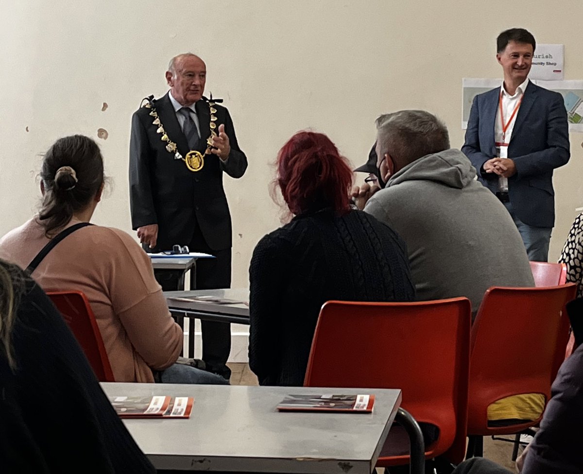 Emma Lee tweet media