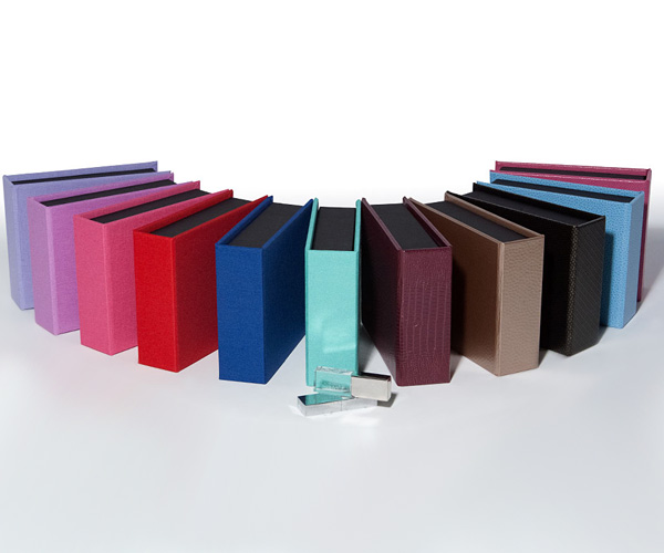DunnsImaging's tweet photo. Your personalised USB box contains an 8GB Crystal USB and is available in a range of stunning finish options! #camera #photography #framing #portraits #floating #personalisedgift #onlinesolution #b2b https://t.co/SRgL3VT3OU