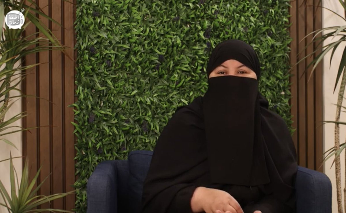 لأهمية دور النساء في نهضة المجتمع بمختلف المجالات، تحكي التاجرة صالحة الكريثي عن تجربتها كنعصر نسائي في #السوق_المركزي بجدة وتشجع النساء لتجارة الخضار والفاكهة في برنامج #الحلقة_زمان 📺

youtube.com/watch?v=lidqwR…

youtu.be/TEStP0q6rLY