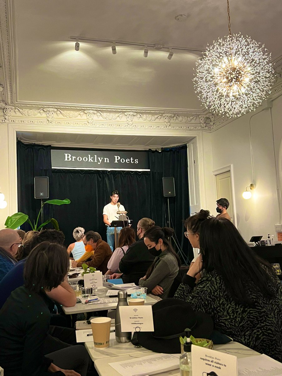 First time at the yawp <a href="/BrooklynPoets/">Brooklyn Poets</a> last night - and was so inspired by all the poets. 

Also loved the prompts by <a href="/Kyle_Liang/">Kyle Liang</a>. Kept working on it on the train back home! 

<a href="/jasonykoo/">Jason Koo</a> <a href="/BrooklynPoets/">Brooklyn Poets</a> #brooklynpoets