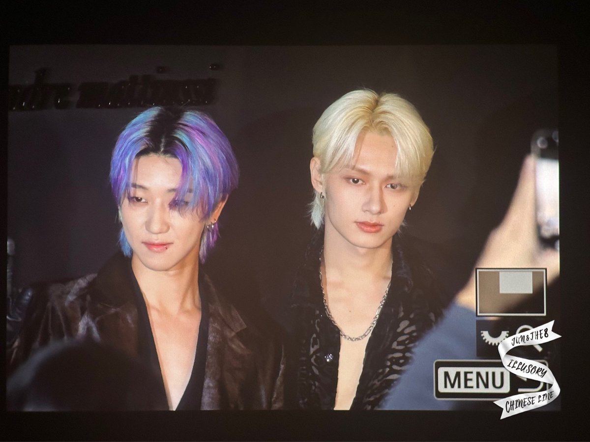 illusory0608's tweet photo. 221011 Seoul Fashion Week

#SEVENTEEN #세븐틴 #The8 #디에잇 #서명호 #JUN #준휘 #준 #문준휘 https://t.co/P5ZZ30x2SU