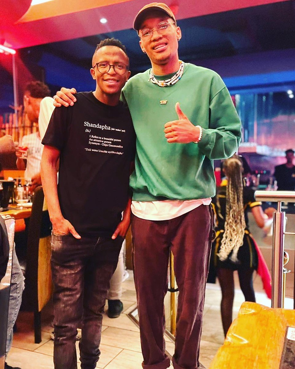 mmusi_chere's tweet photo. Had a great jam @Cubana_BFN with @sino_msolo, we had fun on stage champ.

#sinomsolo #amapiano #music https://t.co/YSqQw3j3c9