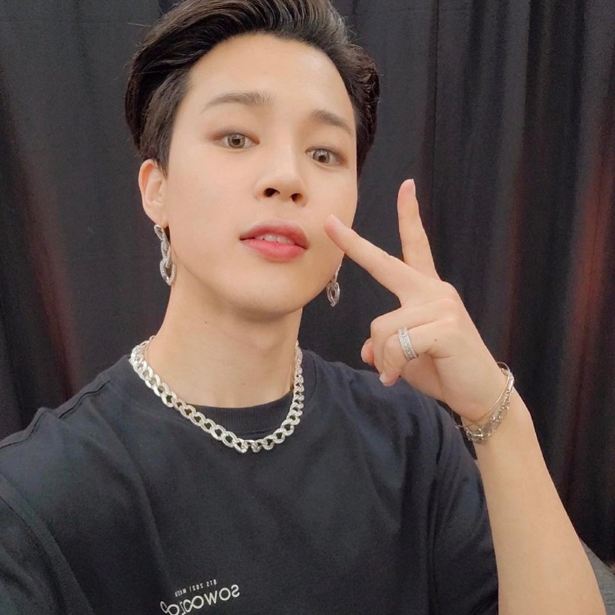 jiminiismine_13's tweet photo. 지민이 생일 축하 이벤트!!

사랑하는 지민이 생일이 하루 앞으로 다가왔습니다!! 
해피 찜토버 감동날을 기념해서 소소하게 지민이 손민수템을 드려여❤️

#RT 이벤트고 당발은 13일 지민시에 할게요!

#지민 #JIMIN #지민생일ㅊㅋ 
#HappyJiminDay
#HelloJimtober https://t.co/b1NFApyodB
