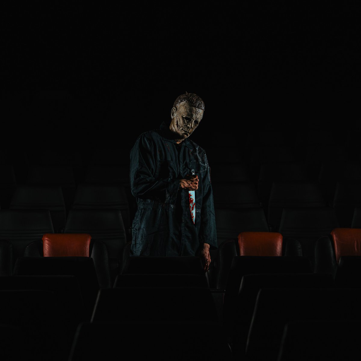UniversalPicsIt's tweet photo. Michael Myers è pronto a tornare nelle sale... 🎃 Siete pronti a scoprire chi c'è dietro alla maschera? 
Da giovedì 13 ottobre #SoloAlCinema in #HalloweenEndsIlFilm: https://t.co/QCywiOhz4Z. https://t.co/KiltKWAhjh