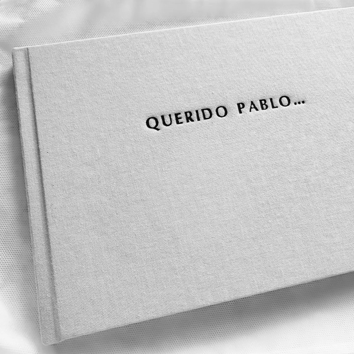 CasusoImagen's tweet photo. Hay #albumes que se hacen con especial emoción, viendo el cariño con el que un grupo de amigos recopila y encarga fotos para reflejar toda una vida #regalosqueemocionan #albumdigital #regalospersonalizados #albumdefotos #regalo #fotografoscantabria #fotografiacantabria https://t.co/1BYuMfZ8L5