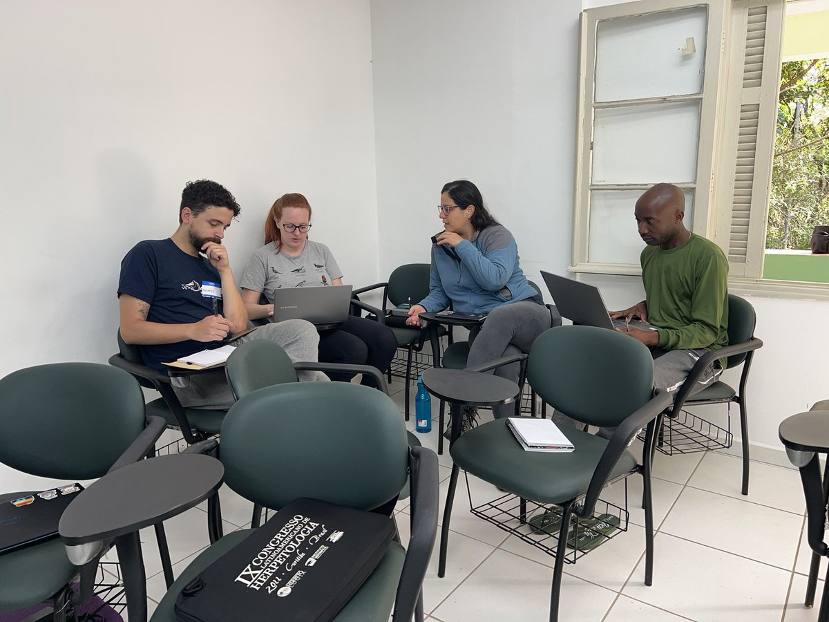 Esta semana começamos com “RIBBiTR-palooza” BRASIL 🌞🇧🇷🎉 um workshop treinamemto em pesquisa e conservação de anfibios This week we begin with “RIBBiTR-palooza” BRAZIL, a training for amphibian research and conservation.
#RIBBiTRpalooza #anfibios #amphibian