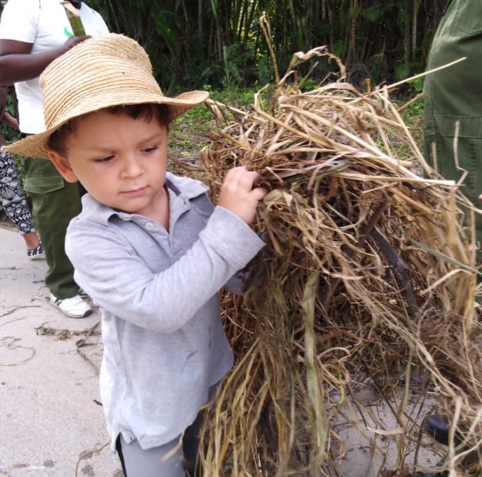 Una imagen que vale más que mil palabras. 

#FuerzaCuba #CubaPorLaVida #Cuba #CubaEsAmor #CubaPorLaPaz #TodosJuntos