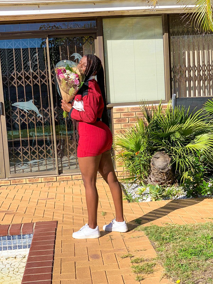 _emmasthe's tweet photo. @NtMihlali @LordVilgax_ @Thembisile_Q @GhostXong Hau bafo... Thanks to the dress. But as u said angthule nkabi https://t.co/3BVX3rmaTL