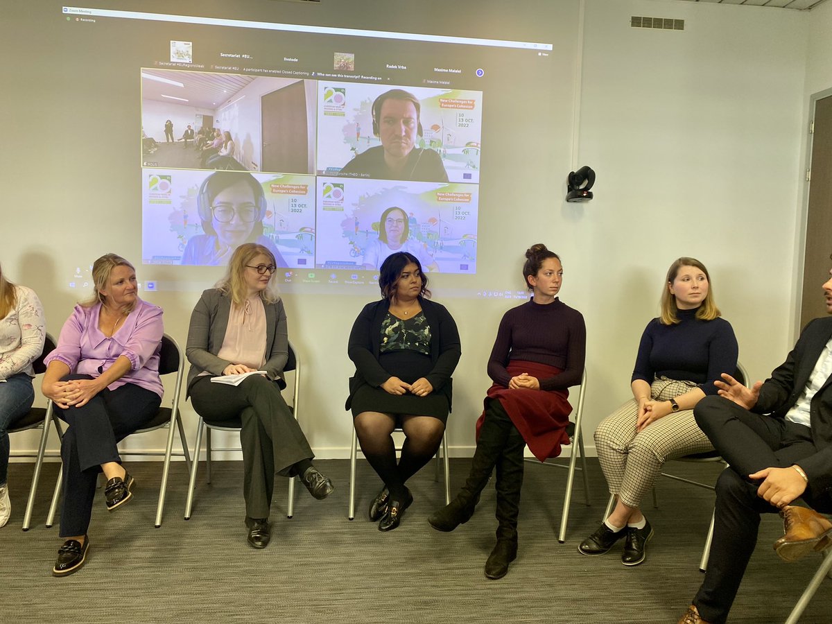 TurkuEUoffice's tweet photo. Very lively #EURegionWeek discussion on #youth engagement in #greentransition and sustainable #mobility! @steleri was presenting examples from #Turku, e.g. youth parliament, kindergarten activation and citizen budgeting.
#EuropeanYearofYouth #CitiesMission https://t.co/Xb9Mlufdgm