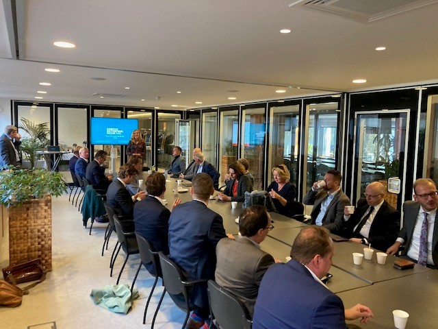 Groene Metropoolregio Arnhem-Nijmegen (@regioan) on Twitter photo Na 2 jaar digitaal achter het scherm zijn we met een mooie delegatie uit de <a href="/regioAN/">Groene Metropoolregio Arnhem-Nijmegen</a> naar de #EURegionsWeek. In Brussel ontmoeten we onze Europese collega’s van o.a. @rvr_ruhr, <a href="/ACRplus/">ACR+</a> en <a href="/EuCyclistsFed/">European Cyclists' Federation</a>. Na 2 jaar digitaal achter het scherm zijn we met een mooie delegatie uit de <a href="/regioAN/">Groene Metropoolregio Arnhem-Nijmegen</a> naar de #EURegionsWeek. In Brussel ontmoeten we onze Europese collega’s van o.a. @rvr_ruhr, <a href="/ACRplus/">ACR+</a> en <a href="/EuCyclistsFed/">European Cyclists' Federation</a>.
