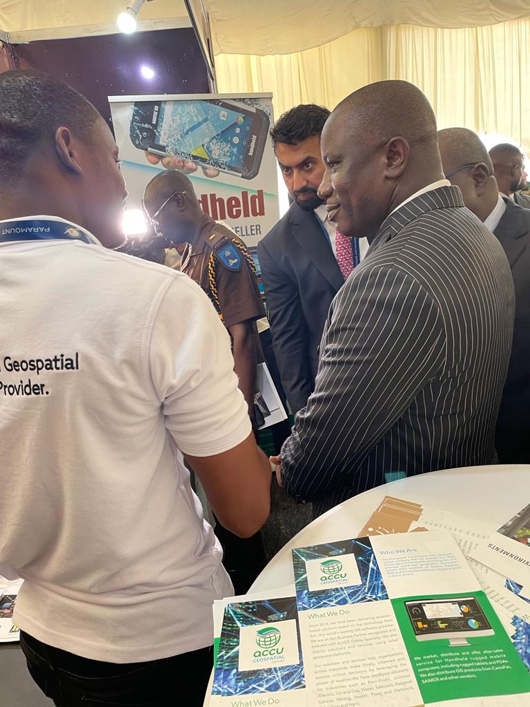 AccuGeo's tweet photo. @DNitiwul, Minister for #Defence was here too.
Hope to see you at booth 18.
 #IDEC 2022
@GhanaArmy_1 https://t.co/9ezCxiJ4In