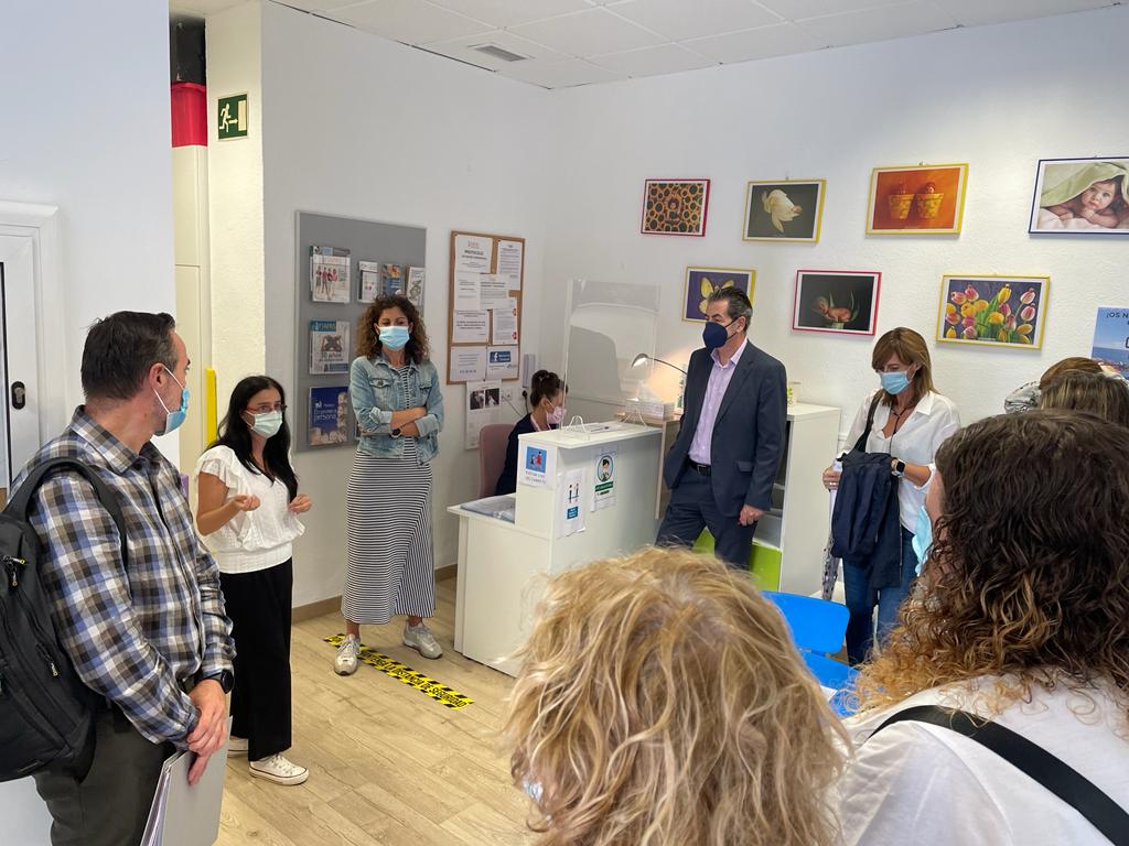 RsCcastellon's tweet photo. El pasado viernes la Mesa de Responsabilidad Social Corporativa Castellón realizó una visita a las instalaciones de ASPAS CASTELLÓN donde se llevó la reunión mensual con las empresas y organizaciones miembros de la mesa, con la finalidad de poner en común buenas prácticas en #RSC https://t.co/OKBrbcaGdL