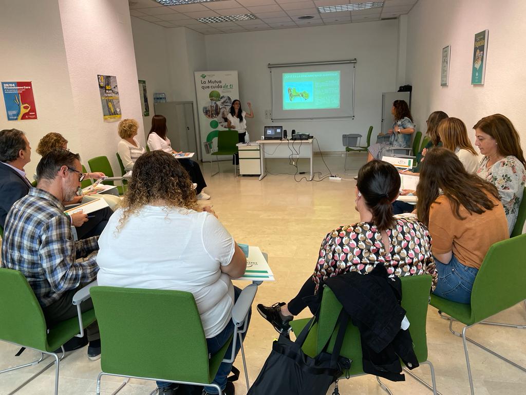 El pasado viernes la Mesa de Responsabilidad Social Corporativa Castellón realizó una visita a las instalaciones de ASPAS CASTELLÓN donde se llevó la reunión mensual con las empresas y organizaciones miembros de la mesa, con la finalidad de poner en común buenas prácticas en #RSC
