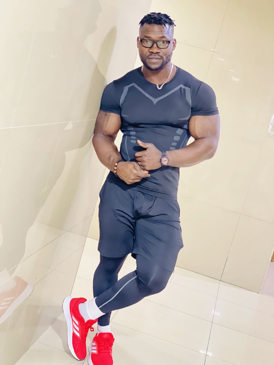 MalikTyrone2's tweet photo. Birthday boi!! #proffessionalbodybuilder #fitnessmodel #americabodybuilder https://t.co/TTtVzwONeA