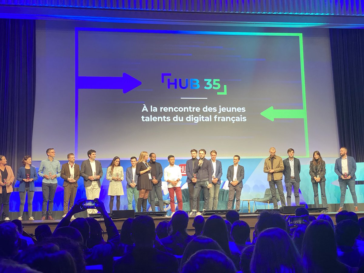 herve_suzanne's tweet photo. Rencontre avec les #jeunes #talents du #digitalfr Bravo à eux ! 👏🏽 #HUBFORUM2022 #hubforum #hub35 #Digital https://t.co/siPEjAblZh