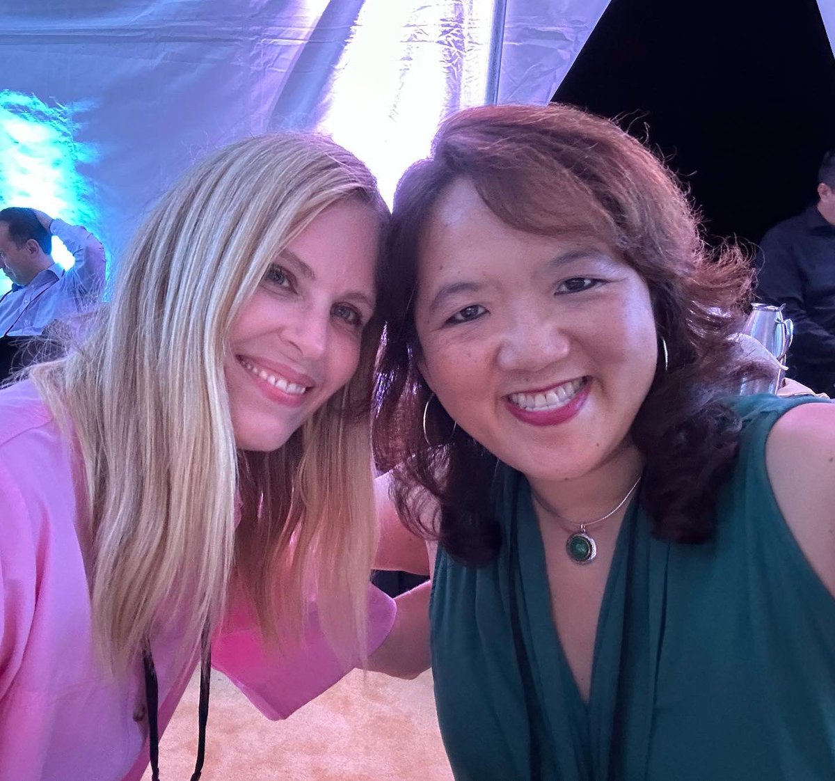 So good to catch up with these amazing powerful sisters 💕 at <a href="/FortuneMPW/">Fortune MPW</a> summit. #leadership <a href="/cyntmarshall/">Cynt Marshall</a> <a href="/FionaCarter/">Fiona Carter</a>