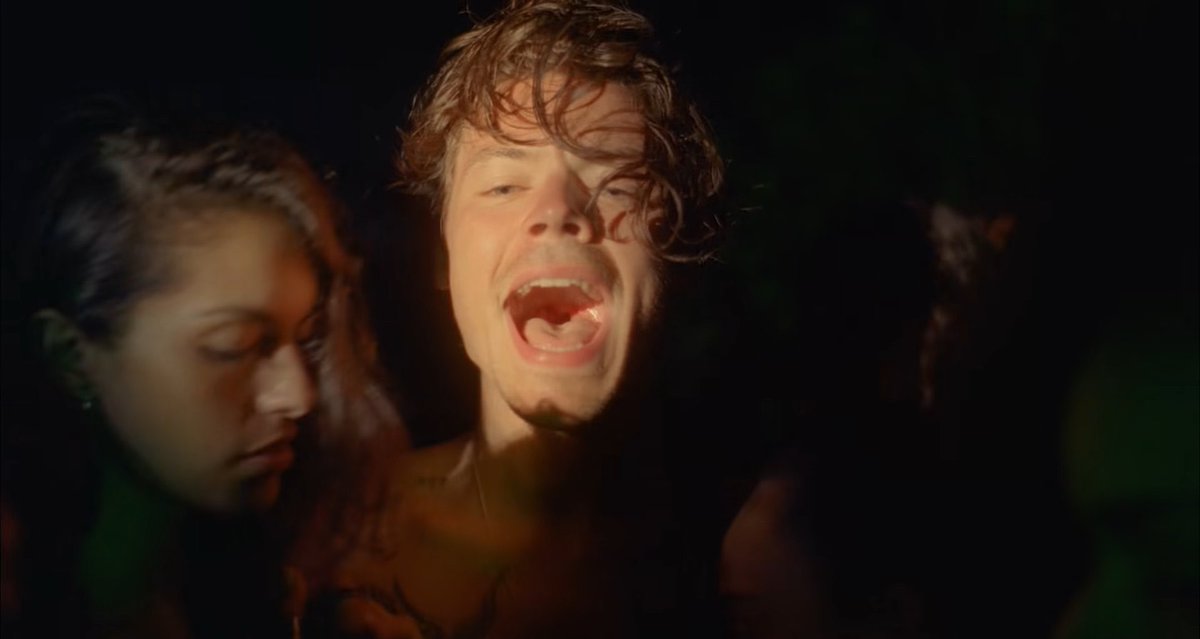 hsdaily's tweet photo. 3 years ago today, Harry released the lead single, Lights Up, for his second album, with a music video directed on 16mm film by Vincent Haycock about self-discovery, acceptance and freedom. 

Happy #NationalComingOutDay! ❤️🏳️‍🌈 https://t.co/iqqry82o1L