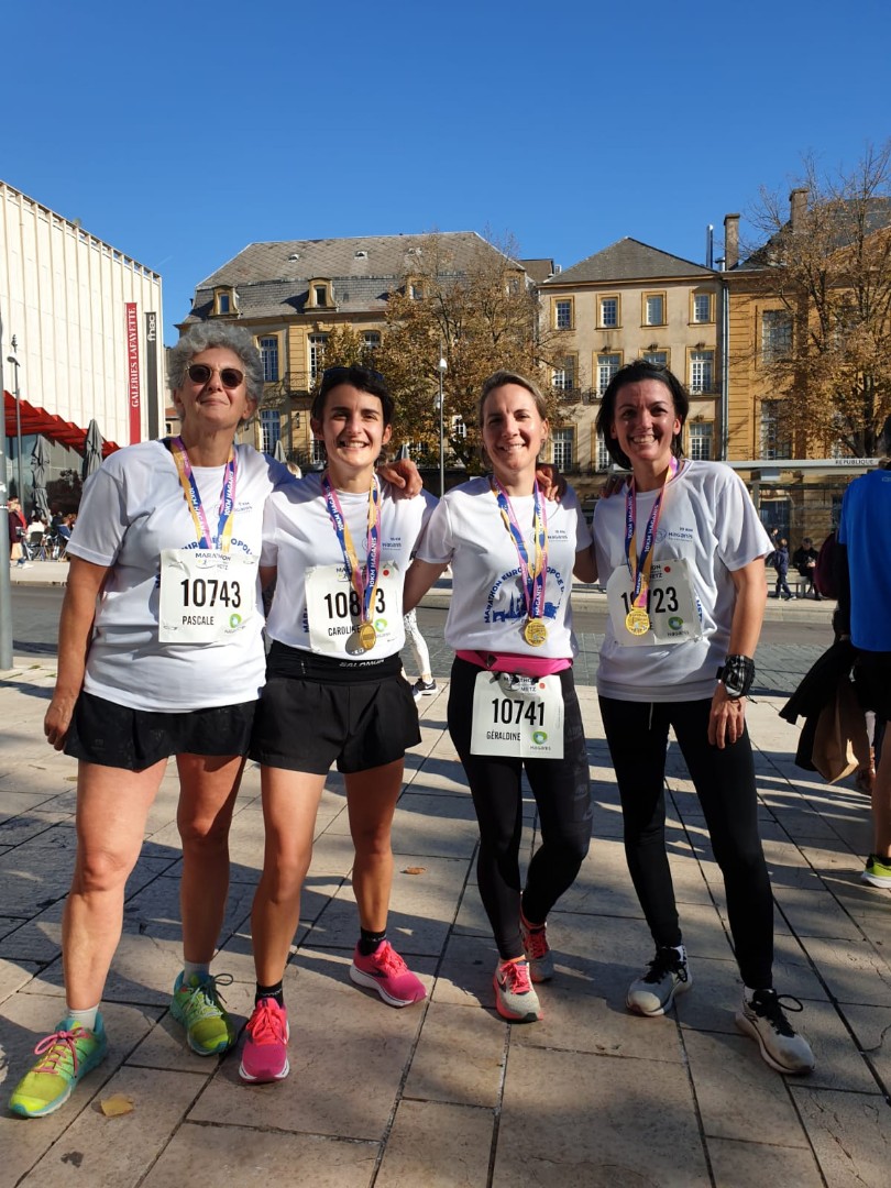 lyceeschuman57's tweet photo. On ne résiste pas à la tentation de vous montrer notre Dream Team du DCG qui a participé au marathon de Metz par équipe. Elles ont porté haut les couleurs du lycée Schuman. Bravo mesdames! #MEM22
@MarathonMetz @acnancymetz @Dsden57 @mariedemetz2 @DcgMetz https://t.co/yDldIwRD9i