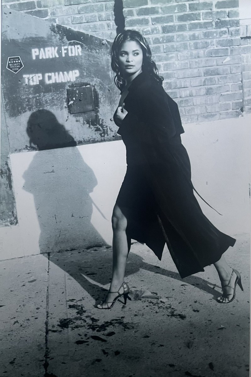 Angellika's tweet photo. Running On The Wild Side w/Photographer #CarloDellaChiesa in Downtown LA to get this shot Carlo Had His Assistant Andy Chase Me. #FashionModel #CurvyModel #BeautyModel #PrintModel #RunwayModel #GlobalModel #IconicFocusModelsNYC https://t.co/DebFgU9IQ1