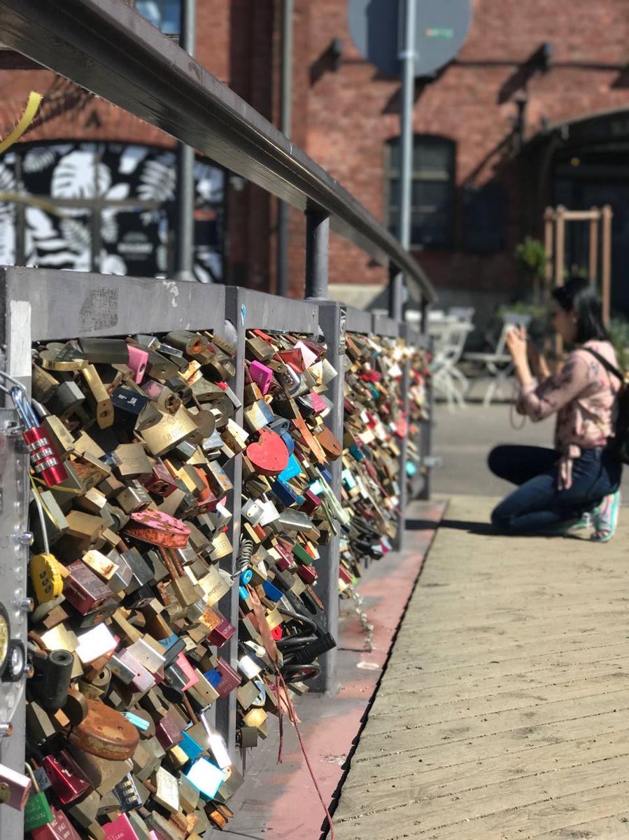 Locked lovers, are you still together?