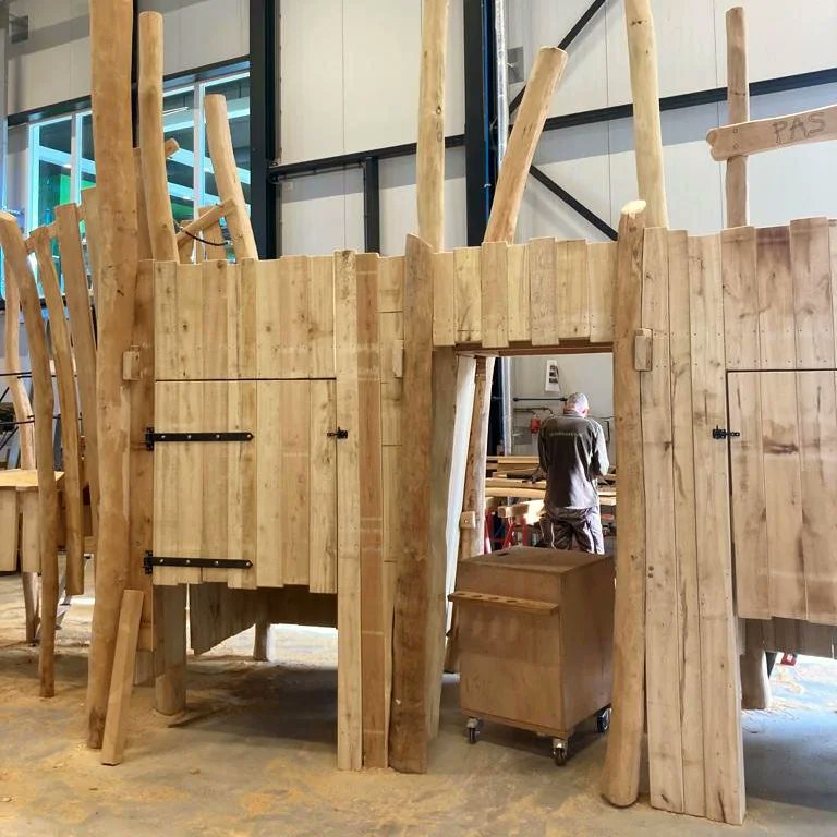 Bureau_RIS's tweet photo. Deze uitdagende en avontuurlijke #maatwerk #speelberging voor een nieuwe kinderopvang locatie van #SDKKinderopvang is in productie #vanschetsnaarspelen #deel1 #natuurlijkspelen #meertebeleven #Dordrecht #groenekinderopvang https://t.co/azqufbni5J
