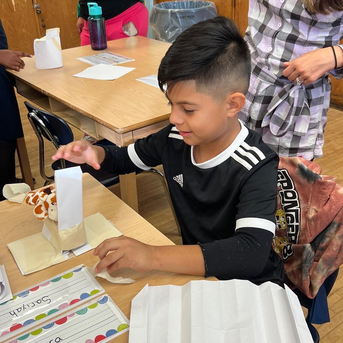 NYCSchoolsD25's tweet photo. Check out P.S. 165's "Fun Friday" !!! ♟️🎲🎨🧑🏻‍🎨♥️ On Fridays they end the week with good old fashioned screen-less games to build social skills and joy in our classrooms! @PS165Queens 

#nycdoe #nyc #newyork #d25 #district25 #nycschools #Q165 #funfridays #friday https://t.co/FVkNlqD1hS