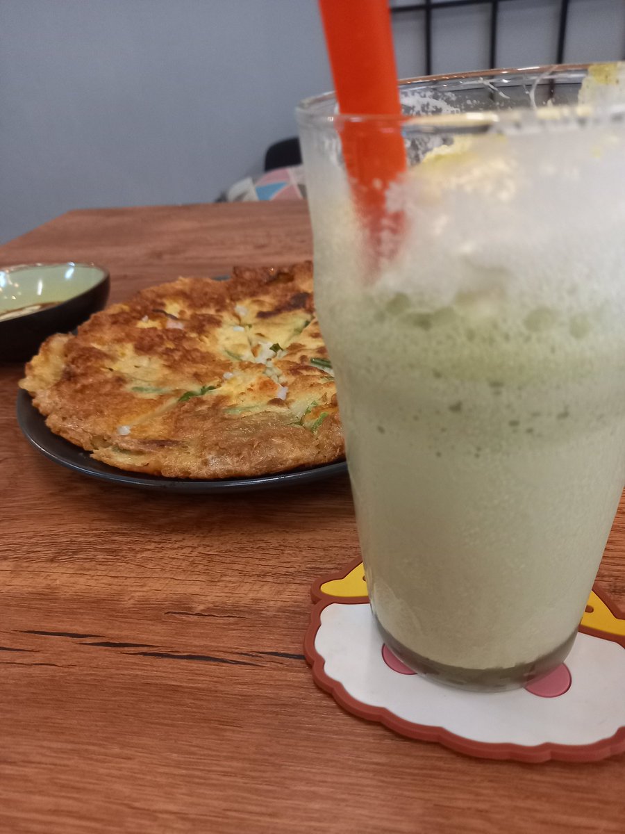 sicastarlight's tweet photo. Today, I went to #Eunbi & #Yena Birthday Cupsleeve Event at @milkcafekajang. Great food & drink. ๐ #EunbiDay #YenaDay https://t.co/KtT7bfNeOY