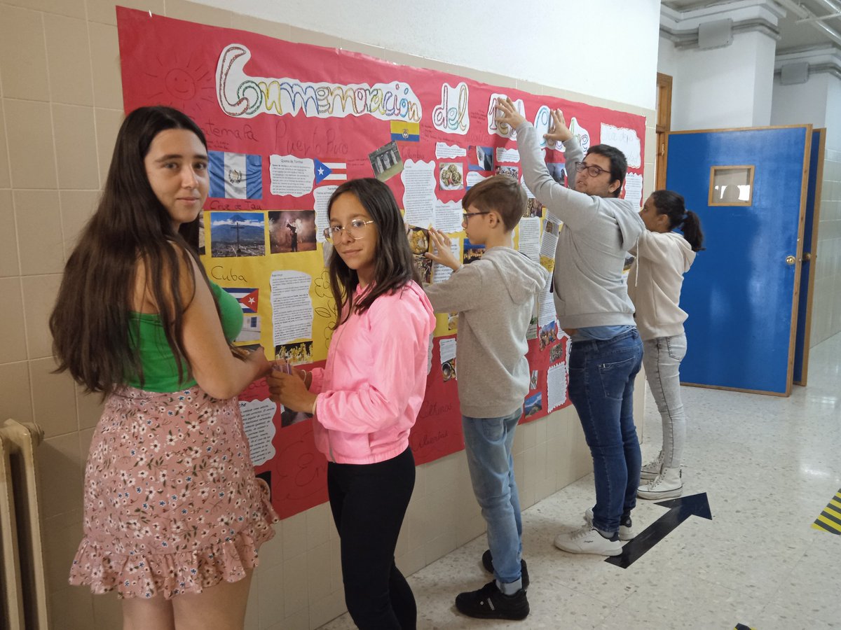IESAcebuche's tweet photo. #IES #Acebuche #Proa + #Transformate #Trabajp #Cooperativo Nuestros alumnos de 3 diversificación trabajan en un proyecto de intercambio cultural conmemorando el 12 de Octubre día de la Hispanidad https://t.co/J6Uz1XWYwa