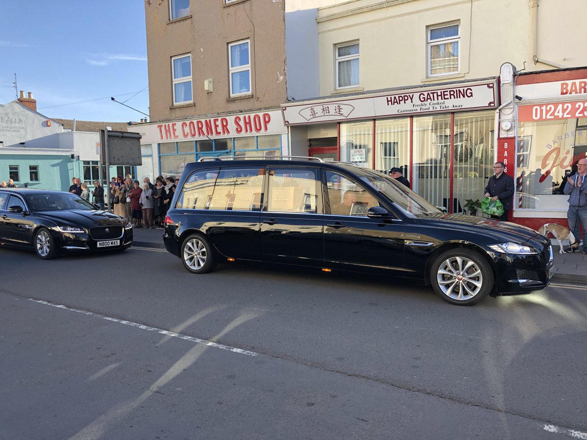 JonesDesign_UK's tweet photo. Local people turned out to watch the funeral procession this morning for Bob Webley, who ran The Corner Shop in Bath Road, Cheltenham for 52 years. End of an era.
#TheCornerShop #BathRoad #Cheltenham https://t.co/VfLKV52Uq8